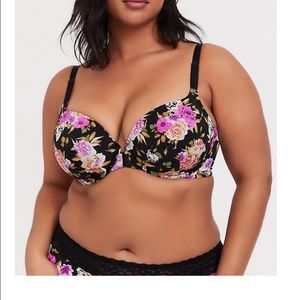 🆕 BLACK SKULL FLORAL FRONT CLASP BRA